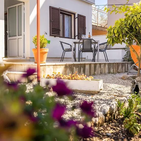 Renoviertes Nur 400 Meter Zum Mit Meerblick, Klima, Waschmaschine Apartment *