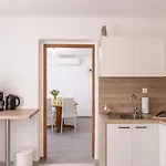 Apartment Renoviertes Nur 400 Meter Zum Mit Meerblick, Klima, Waschmaschine *