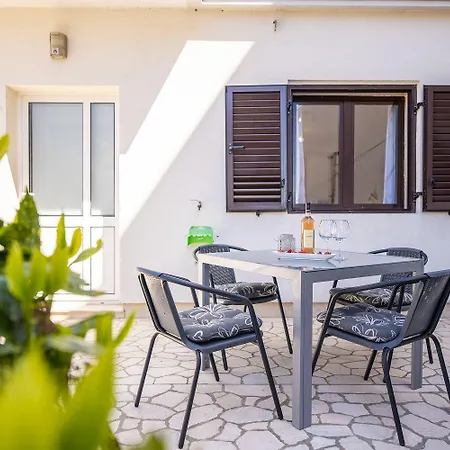 Renoviertes Nur 400 Meter Zum Mit Meerblick, Klima, Waschmaschine * Crikvenica