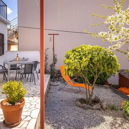 Apartment Renoviertes Nur 400 Meter Zum Mit Meerblick, Klima, Waschmaschine
